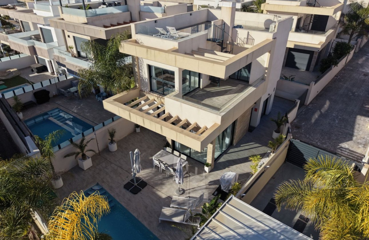 Használt ingatlanok - Villa -
Los Montesinos - Los Montesinos Centro