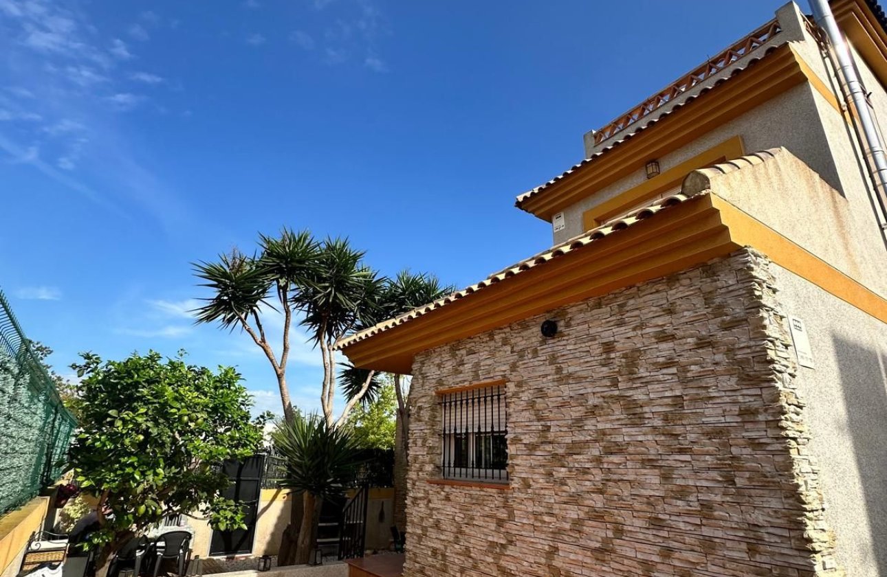 Használt ingatlanok - Villa -
Los Montesinos - Los Montesinos Centro