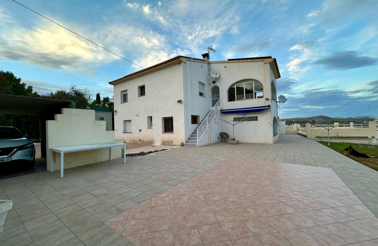 Használt ingatlanok - Villa -
Novelda - Estación