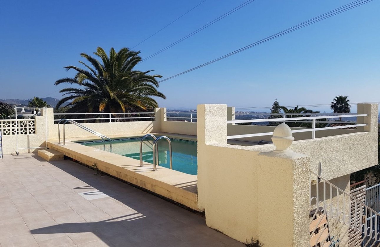 Használt ingatlanok - Villa -
Novelda - Estación