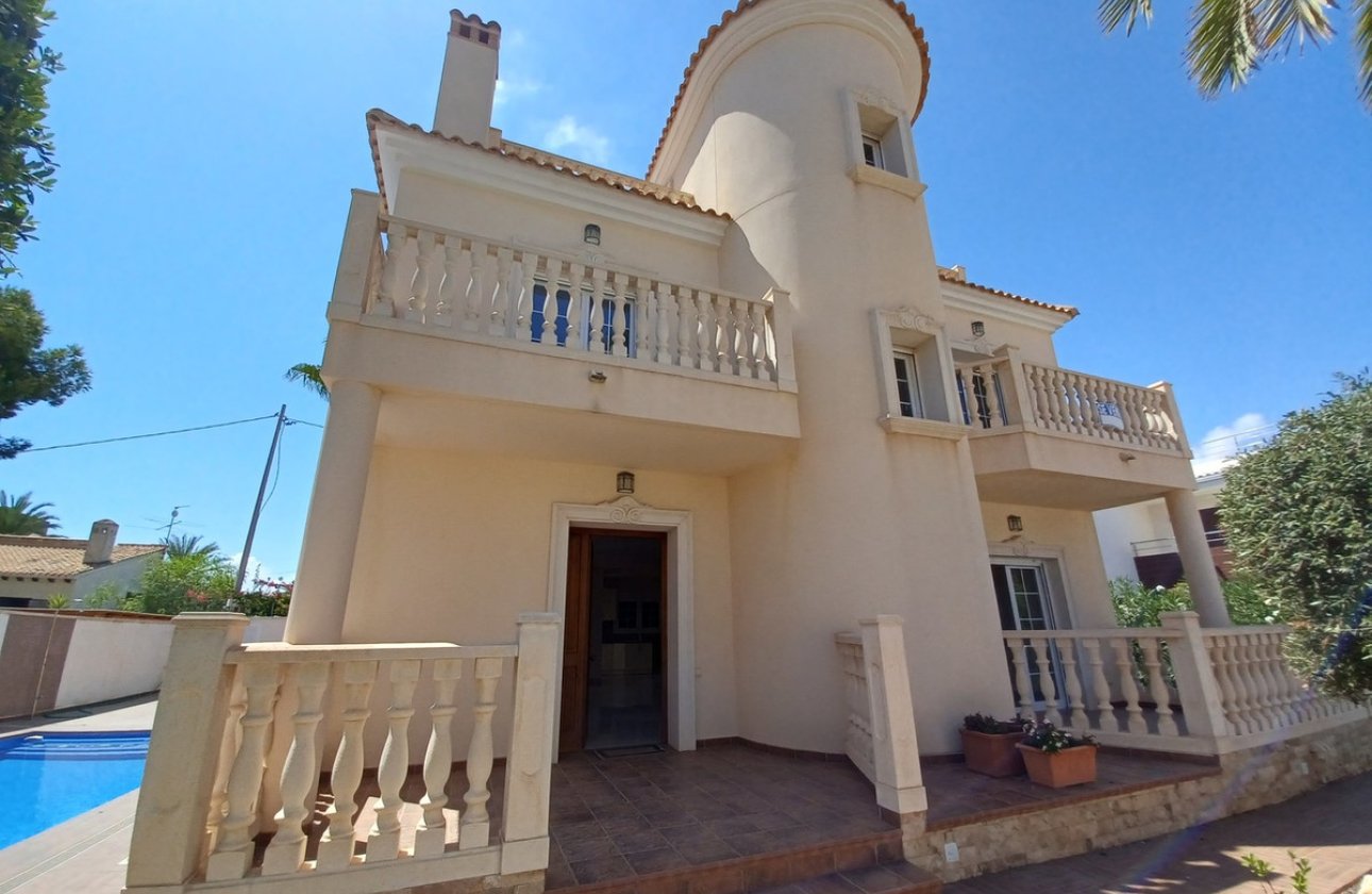 Használt ingatlanok - Villa -
Orihuela - Cabo Roig