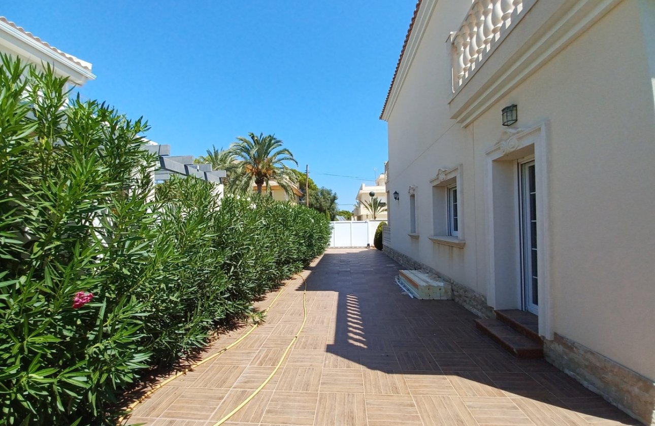Használt ingatlanok - Villa -
Orihuela - Cabo Roig