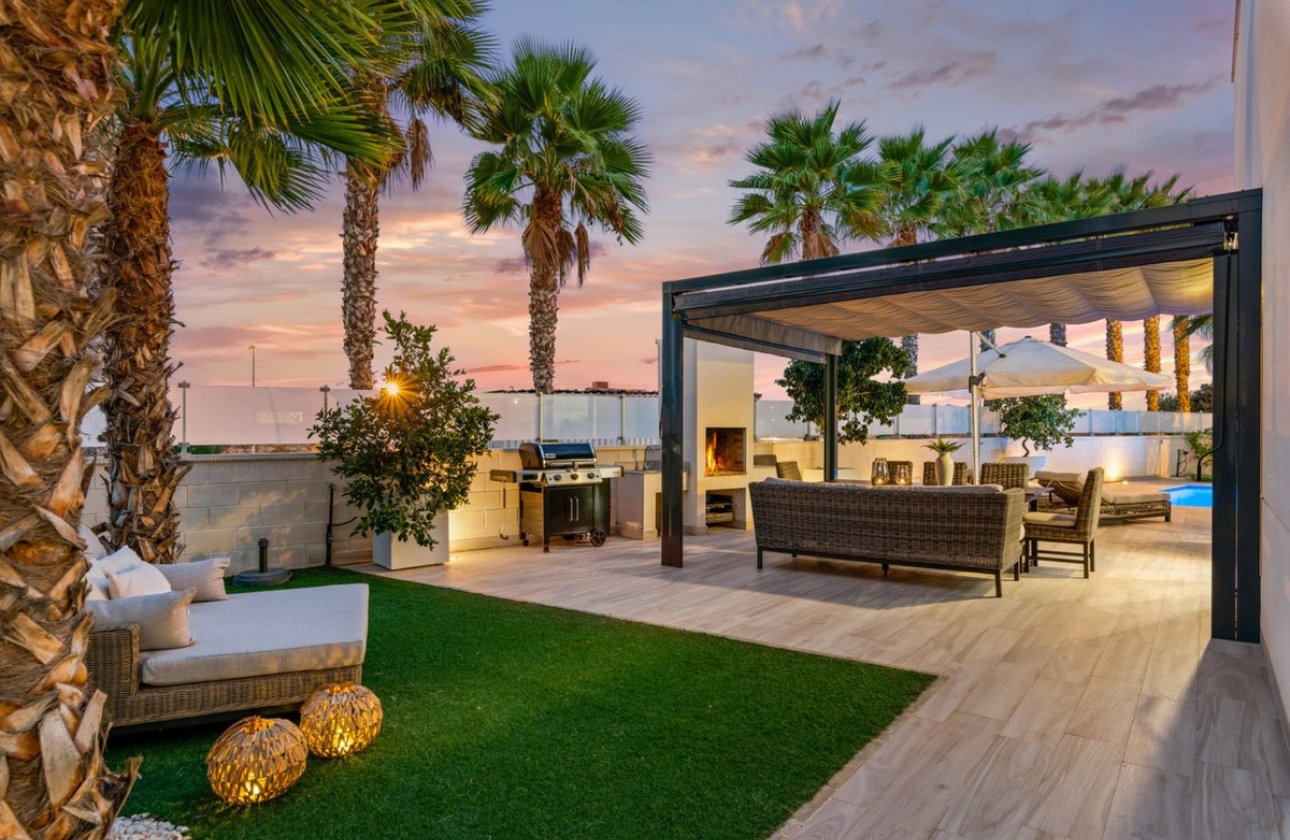 Használt ingatlanok - Villa -
Orihuela - Cabo Roig