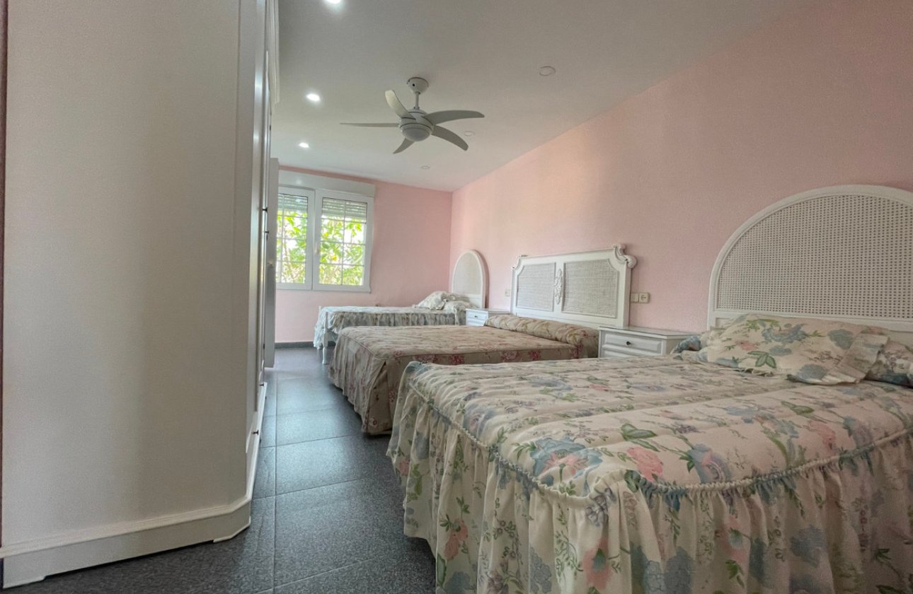 Használt ingatlanok - Villa -
Orihuela - Cabo Roig