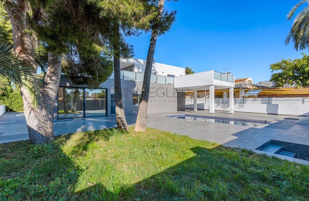 Használt ingatlanok - Villa -
Orihuela - Campoamor