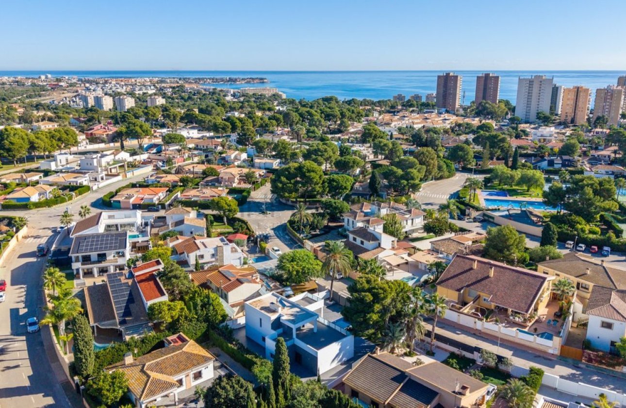 Használt ingatlanok - Villa -
Orihuela - Campoamor