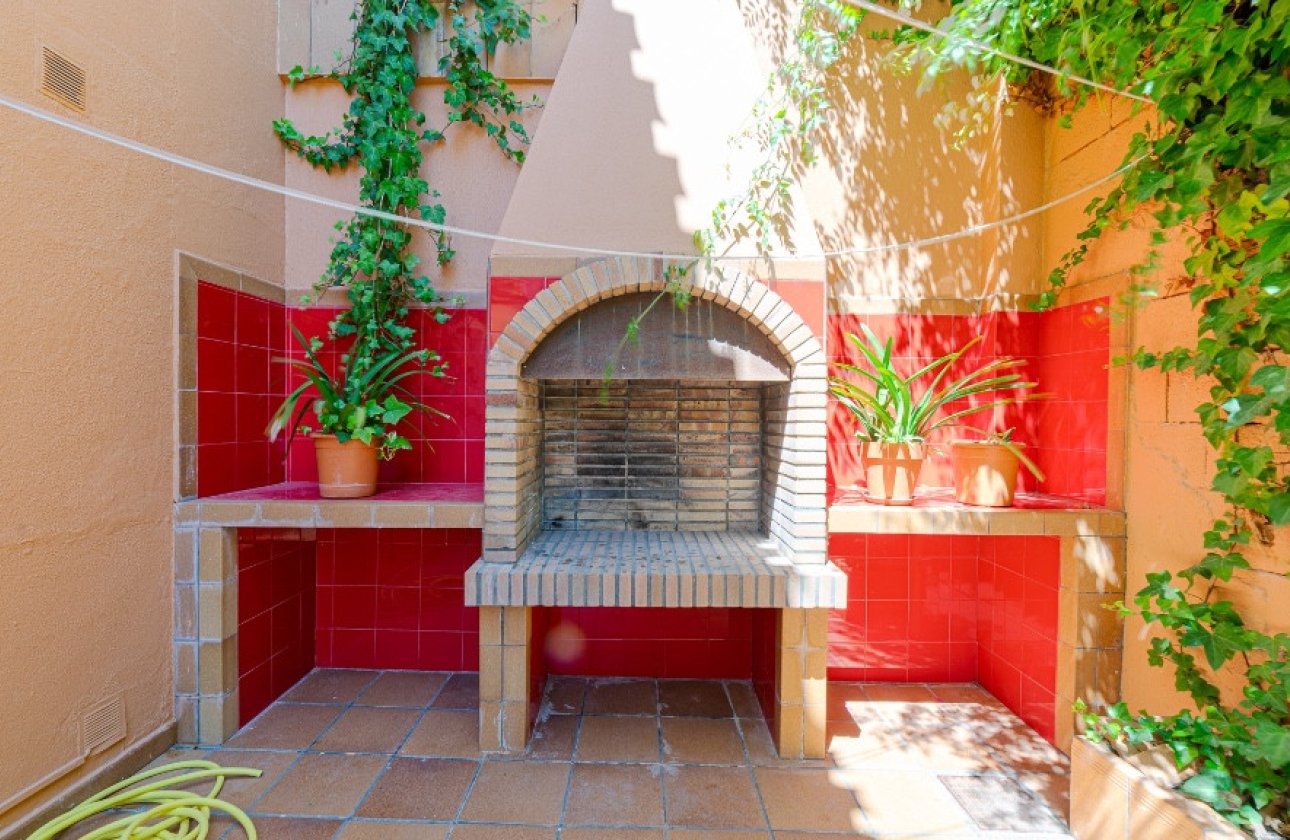 Használt ingatlanok - Villa -
Orihuela - Campoamor