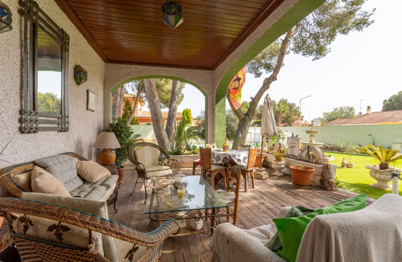 Használt ingatlanok - Villa -
Orihuela - Campoamor