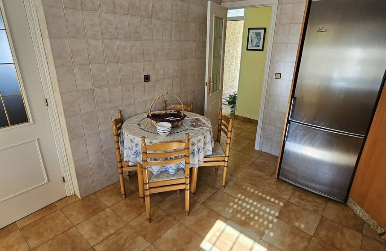 Használt ingatlanok - Villa -
Orihuela - Campoamor