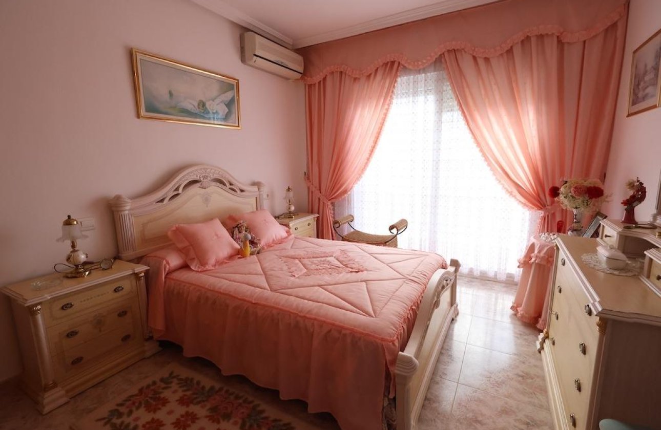 Használt ingatlanok - Villa -
Orihuela Costa - Villamartín-Las Filipinas