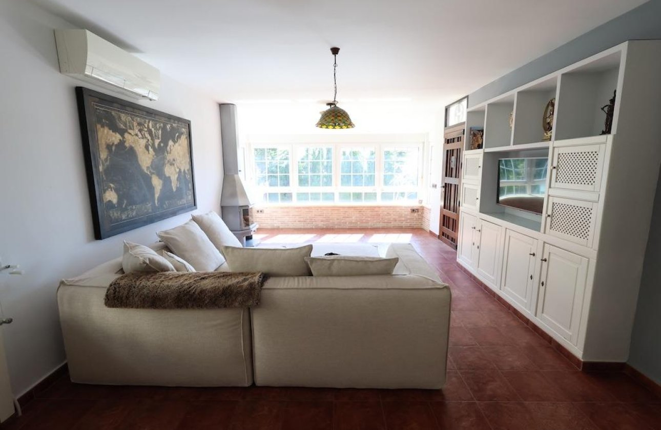 Használt ingatlanok - Villa -
Orihuela Costa - Villamartín