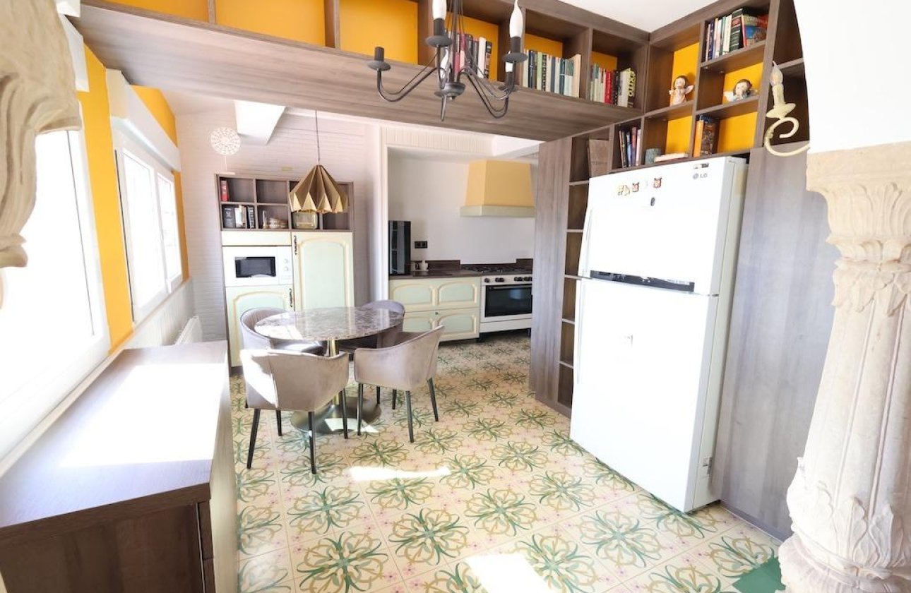 Használt ingatlanok - Villa -
Orihuela Costa - Villamartín