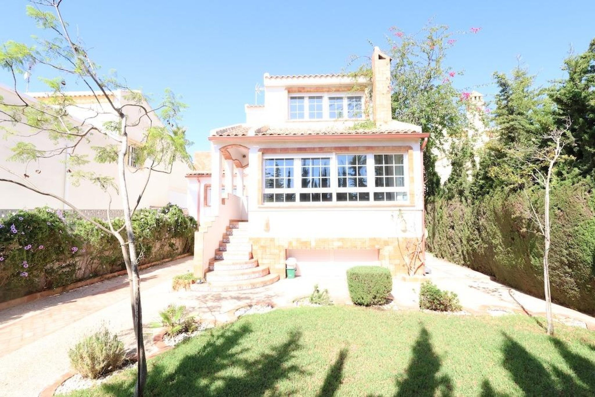 Használt ingatlanok - Villa -
Orihuela Costa - Villamartín