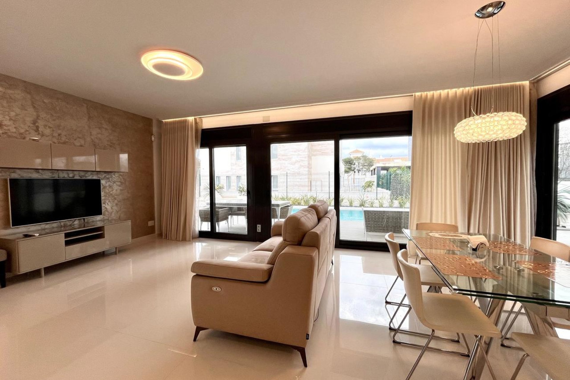 Használt ingatlanok - Villa -
Orihuela - Dehesa de Campoamor