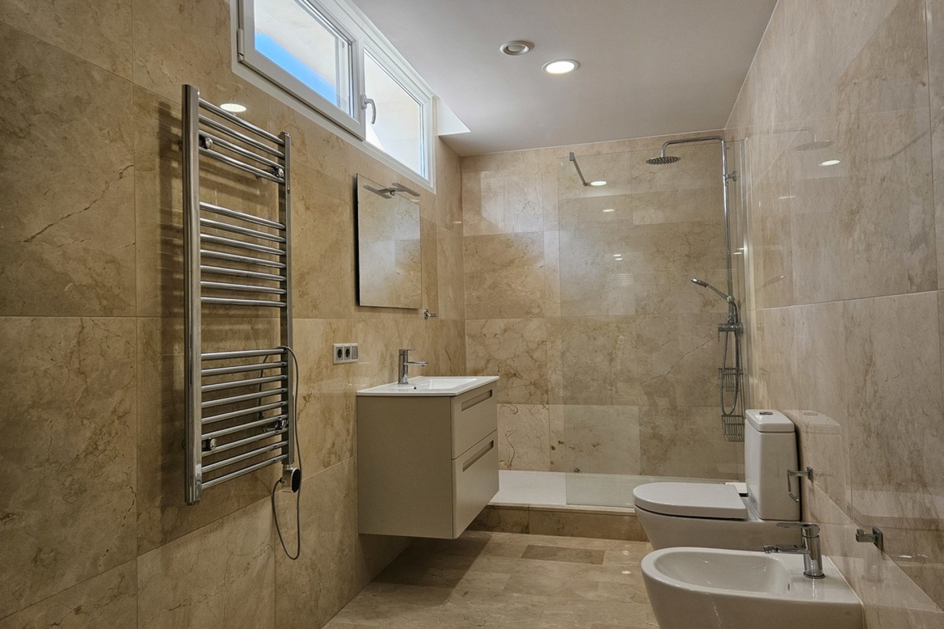 Használt ingatlanok - Villa -
Orihuela - La Zenia