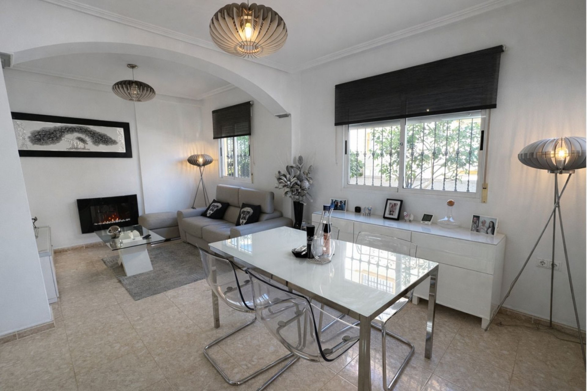 Használt ingatlanok - Villa -
Orihuela - La Zenia