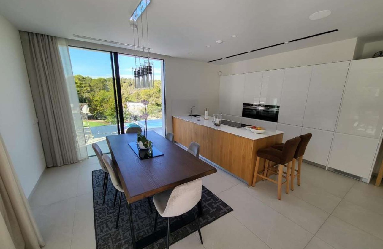 Használt ingatlanok - Villa -
Orihuela - Las Colinas Golf