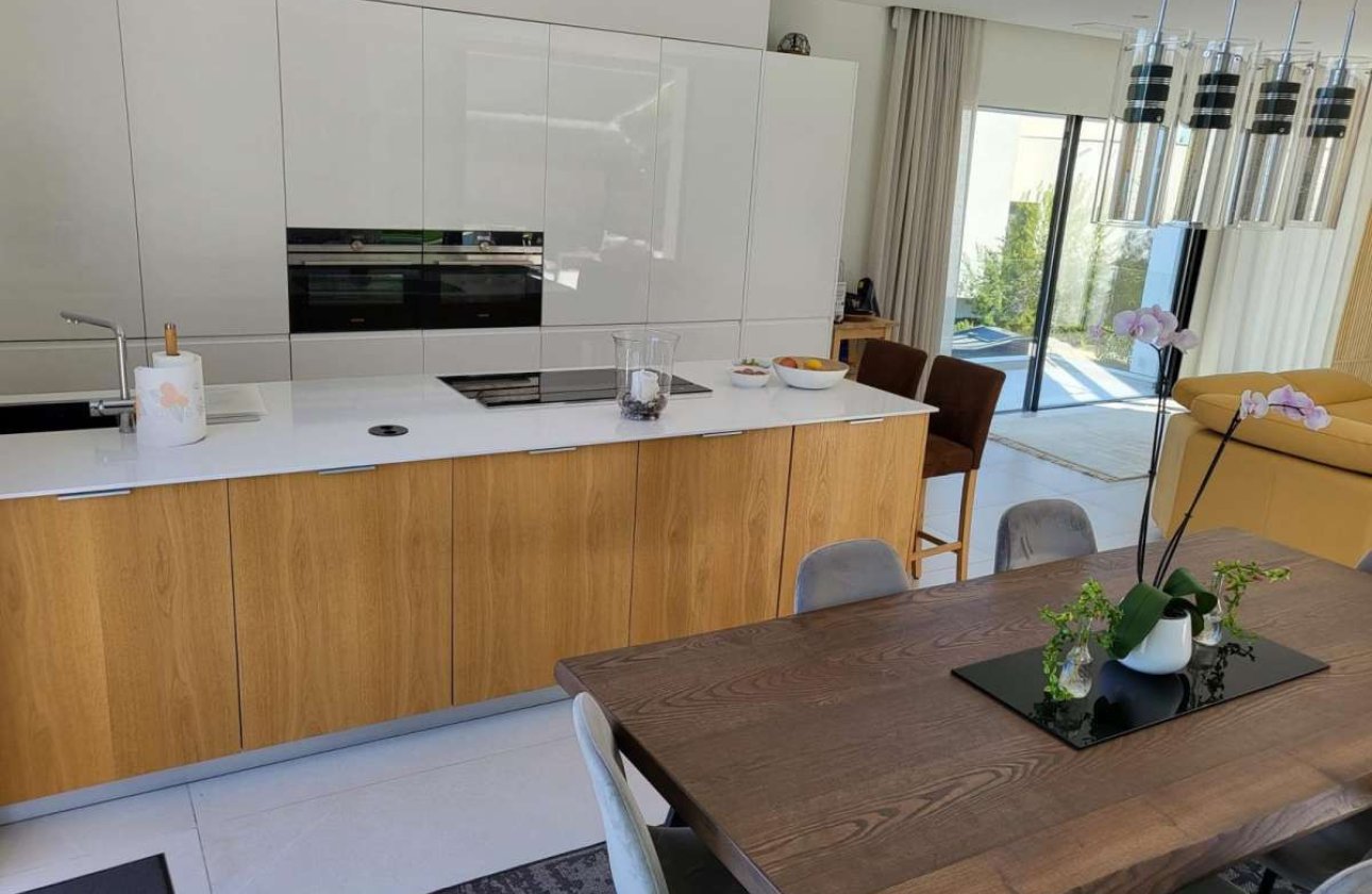 Használt ingatlanok - Villa -
Orihuela - Las Colinas Golf