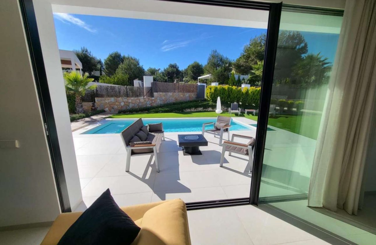 Használt ingatlanok - Villa -
Orihuela - Las Colinas Golf