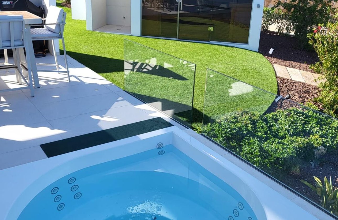 Használt ingatlanok - Villa -
Orihuela - Las Colinas Golf