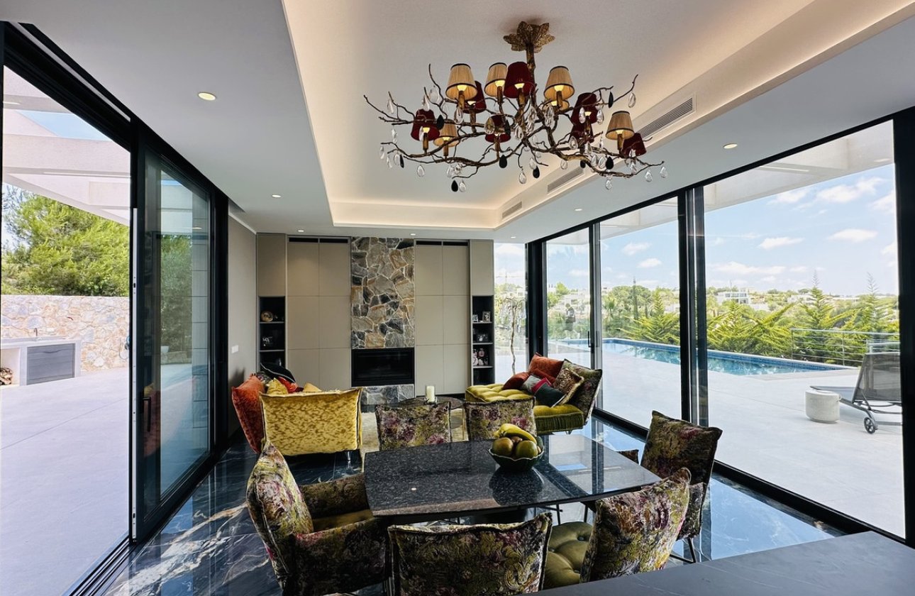 Használt ingatlanok - Villa -
Orihuela - Las Colinas Golf