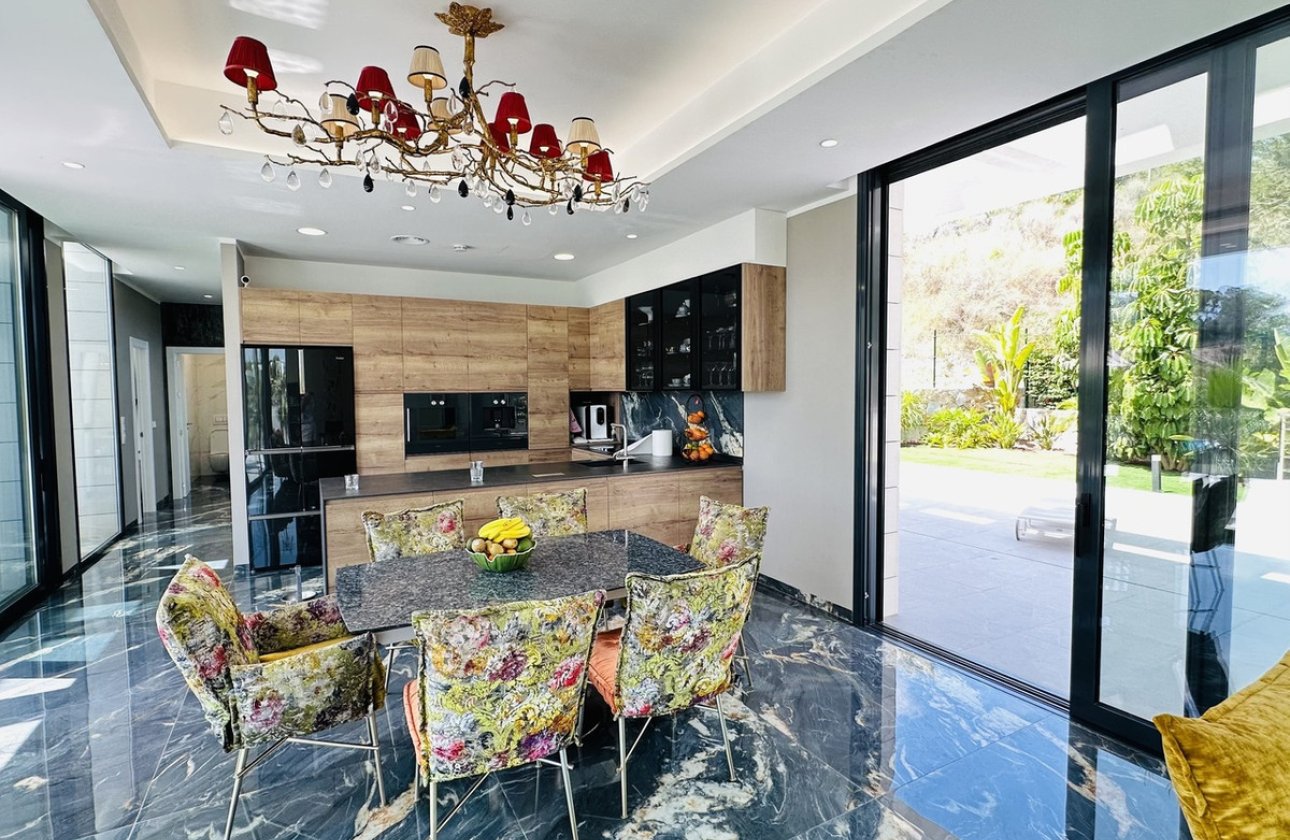 Használt ingatlanok - Villa -
Orihuela - Las Colinas Golf