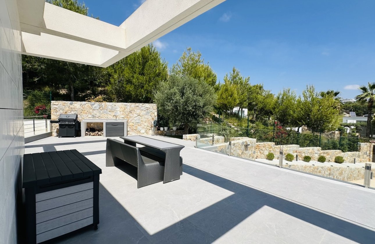 Használt ingatlanok - Villa -
Orihuela - Las Colinas Golf