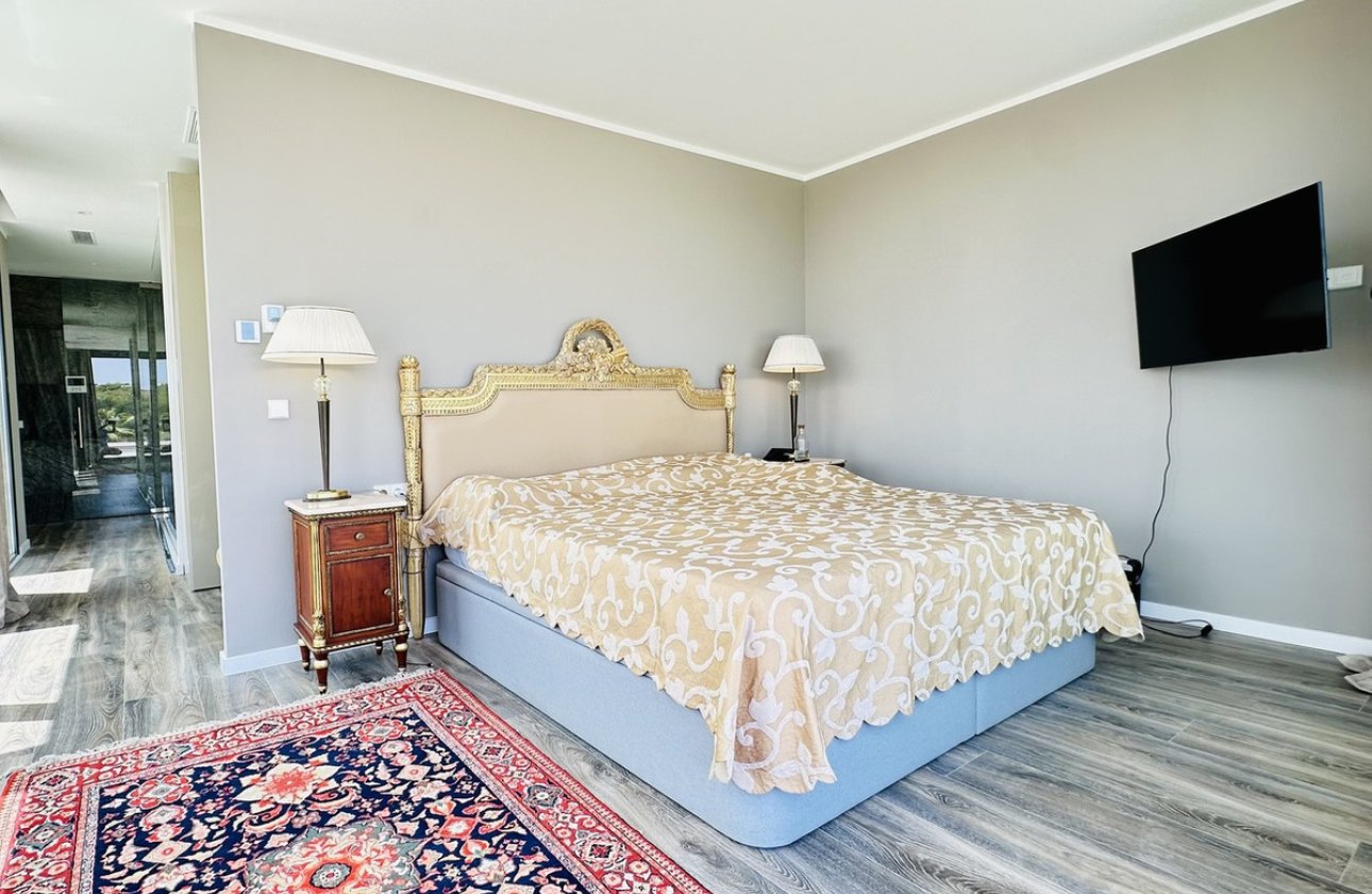 Használt ingatlanok - Villa -
Orihuela - Las Colinas Golf