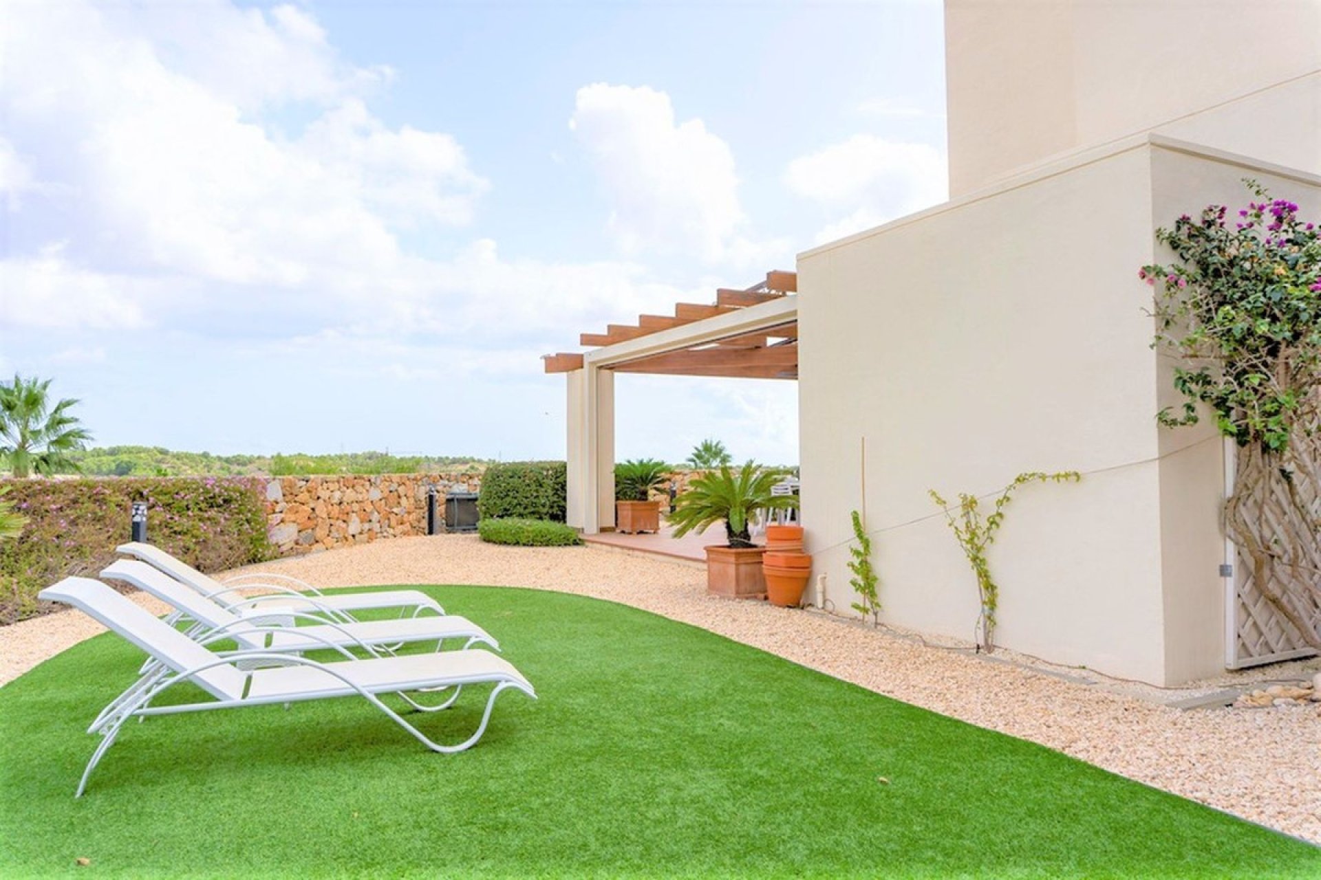 Használt ingatlanok - Villa -
Orihuela - Las Colinas Golf