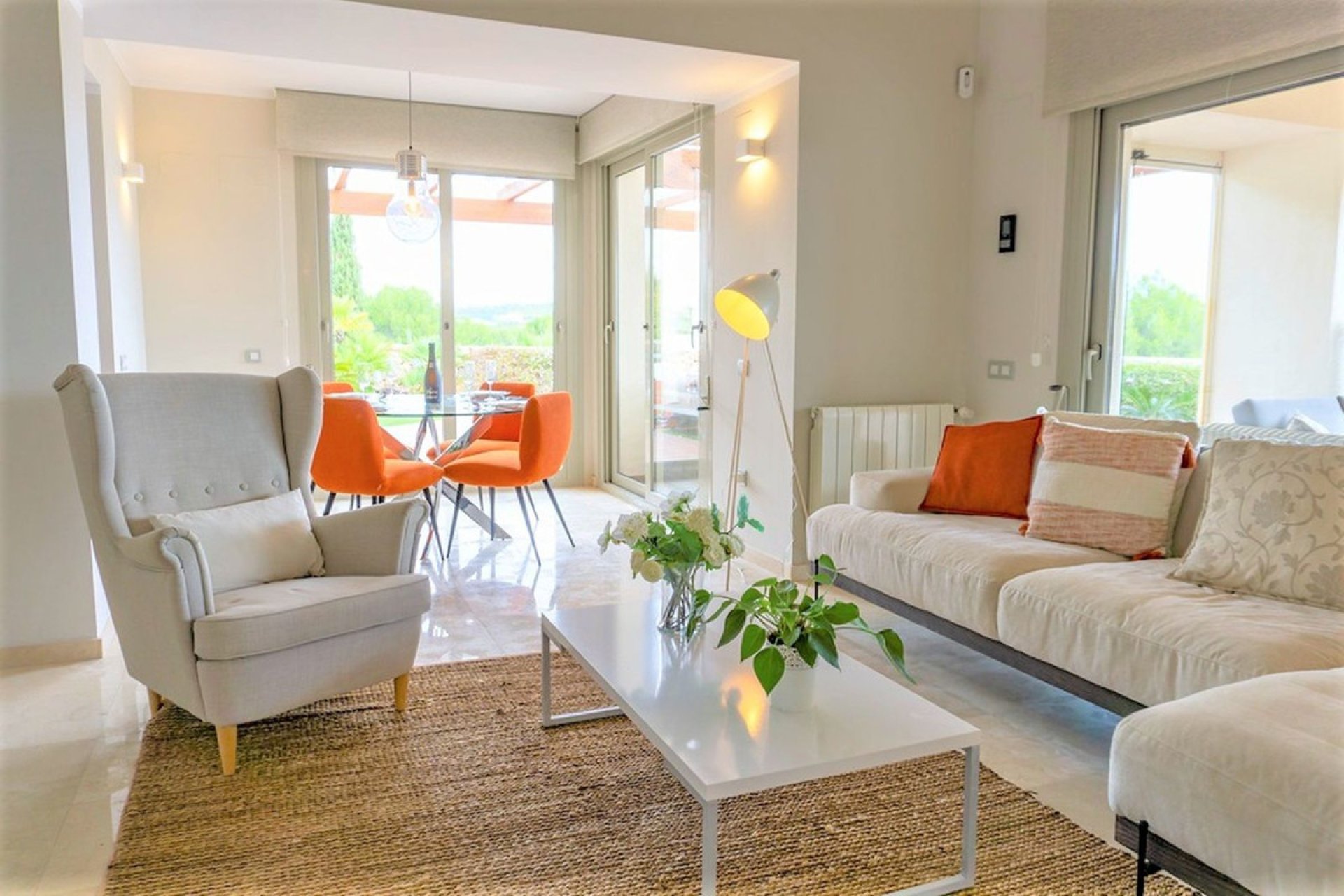 Használt ingatlanok - Villa -
Orihuela - Las Colinas Golf