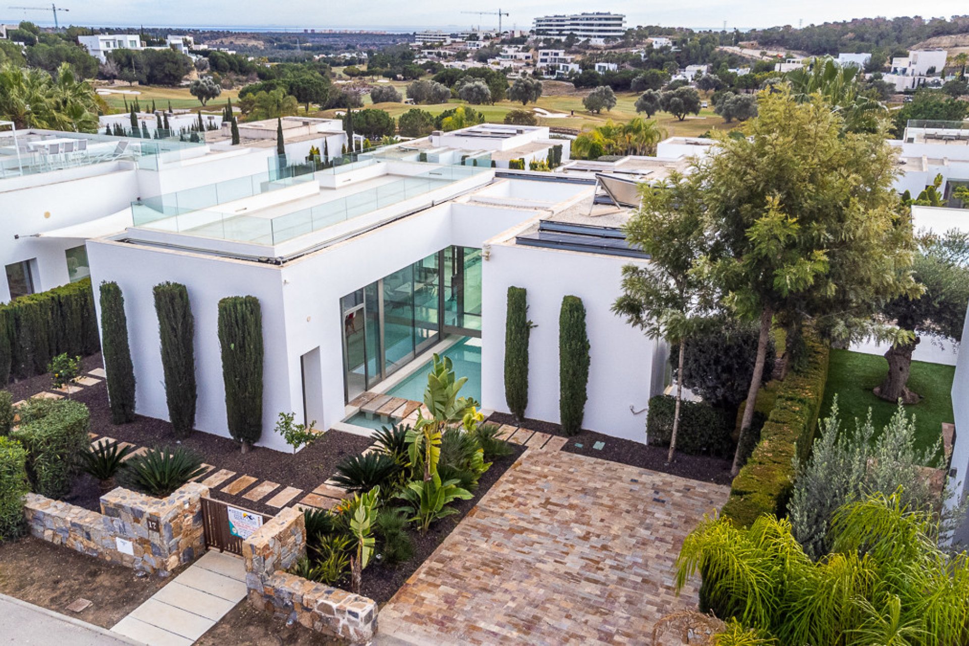 Használt ingatlanok - Villa -
Orihuela - Las Colinas Golf