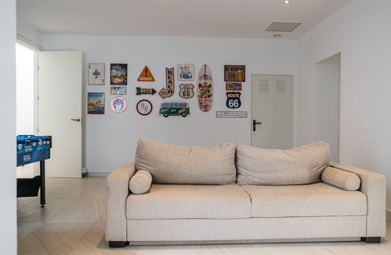 Használt ingatlanok - Villa -
Orihuela - Las Colinas Golf