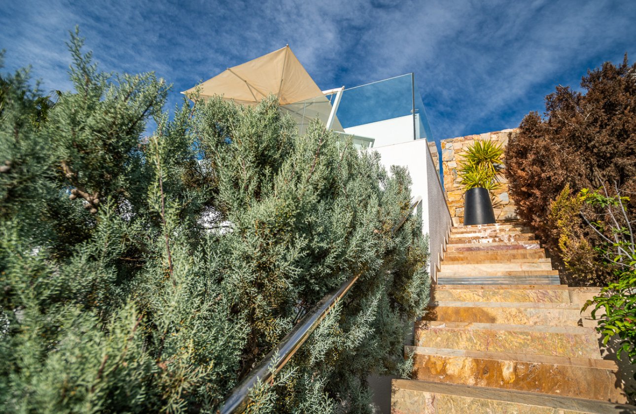 Használt ingatlanok - Villa -
Orihuela - Las Colinas Golf