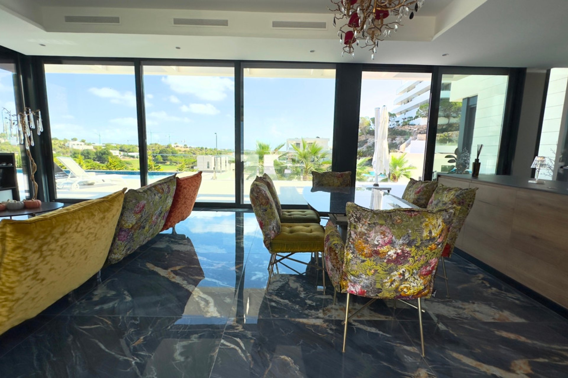 Használt ingatlanok - Villa -
Orihuela - Las Colinas Golf