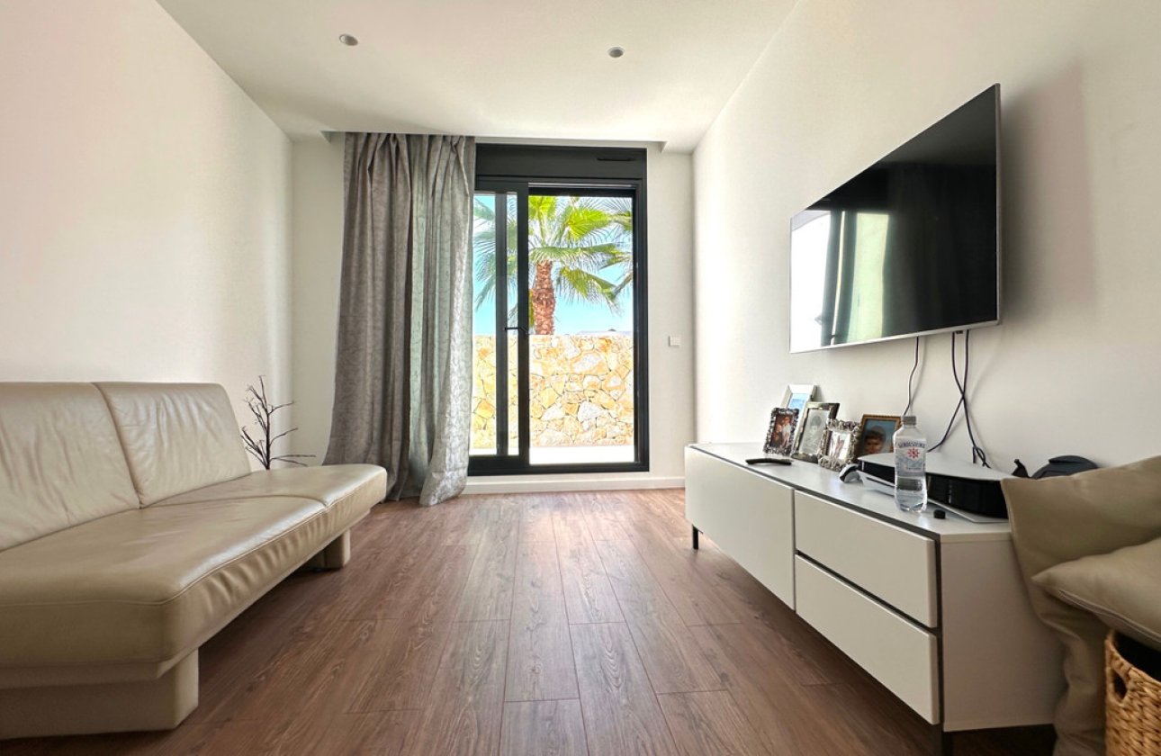 Használt ingatlanok - Villa -
Orihuela - Las Colinas Golf