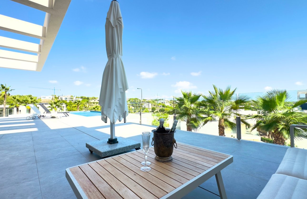 Használt ingatlanok - Villa -
Orihuela - Las Colinas Golf