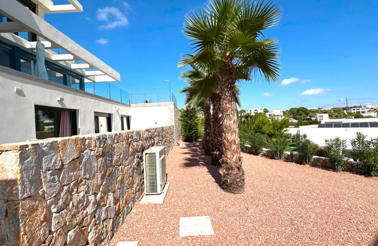 Használt ingatlanok - Villa -
Orihuela - Las Colinas Golf