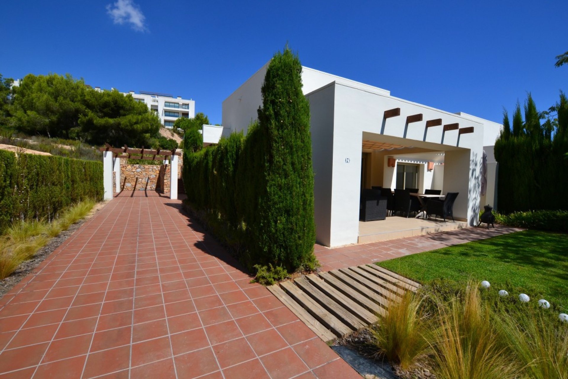 Használt ingatlanok - Villa -
Orihuela - Las Colinas Golf