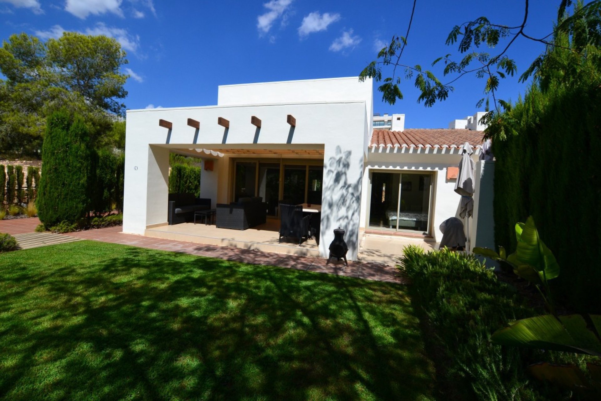Használt ingatlanok - Villa -
Orihuela - Las Colinas Golf