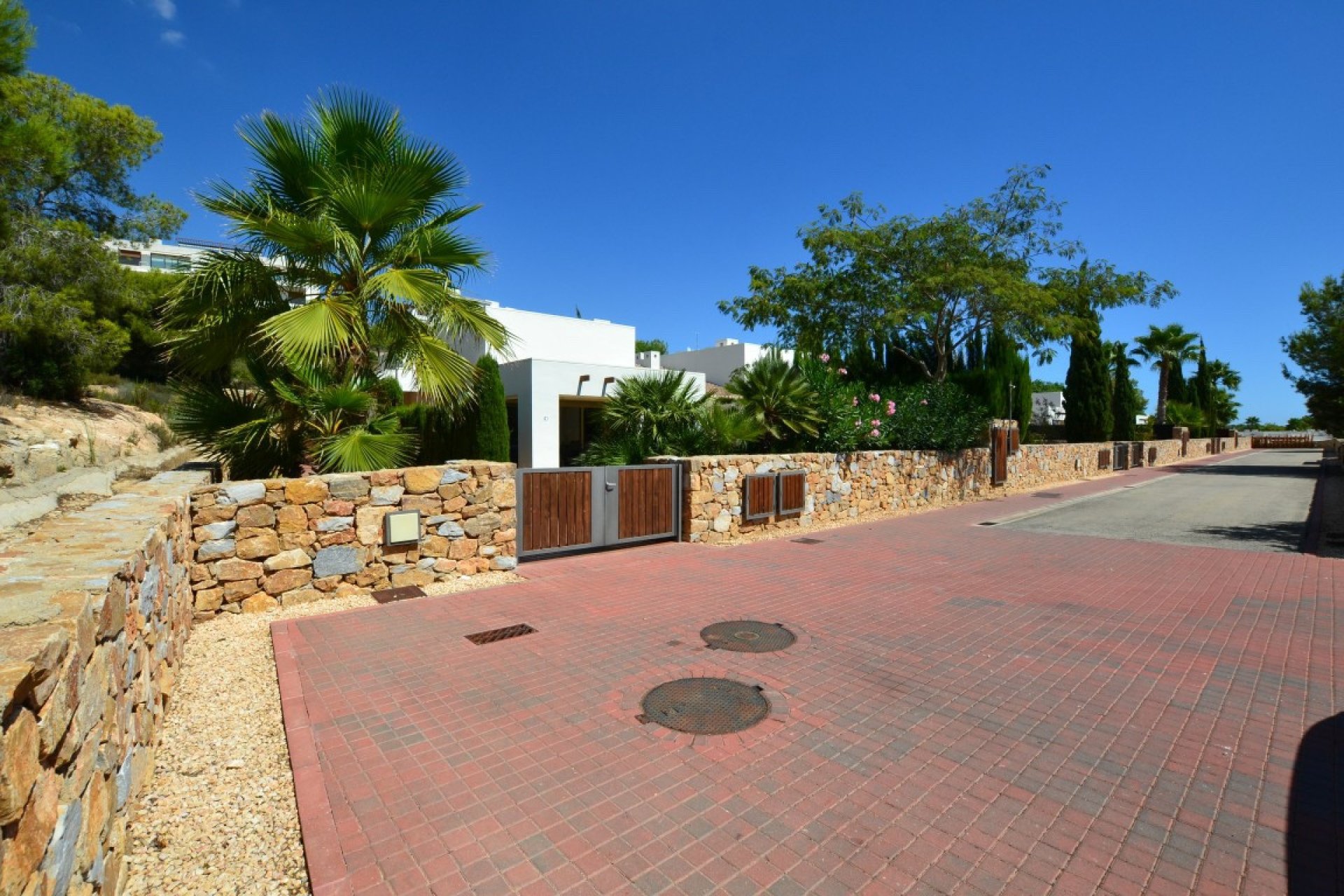 Használt ingatlanok - Villa -
Orihuela - Las Colinas Golf