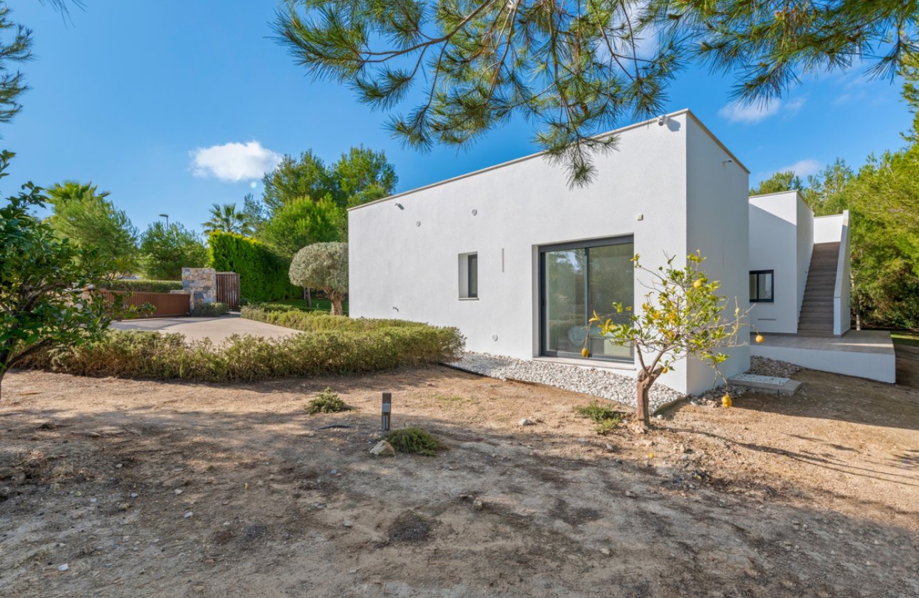 Használt ingatlanok - Villa -
Orihuela - Las Colinas Golf