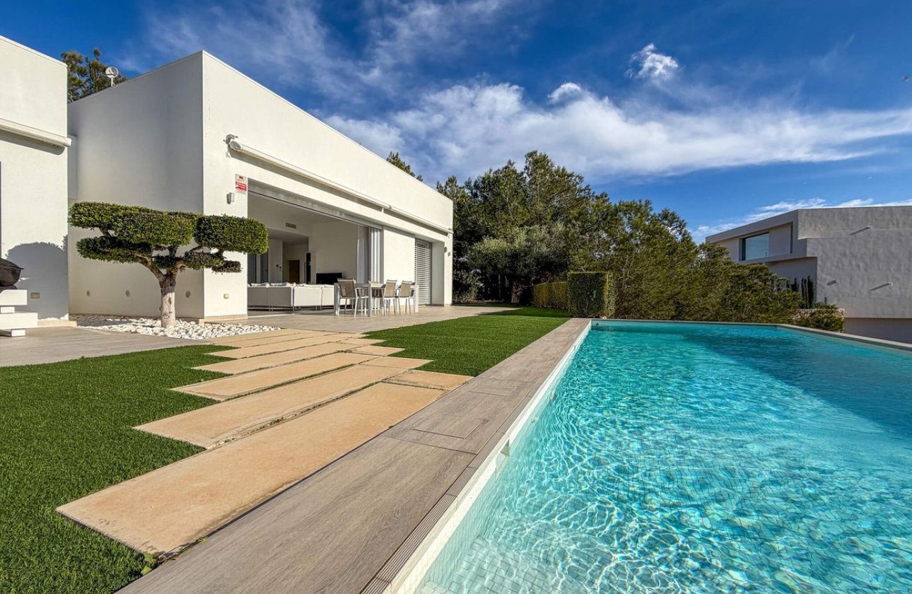 Használt ingatlanok - Villa -
Orihuela - Las Colinas Golf