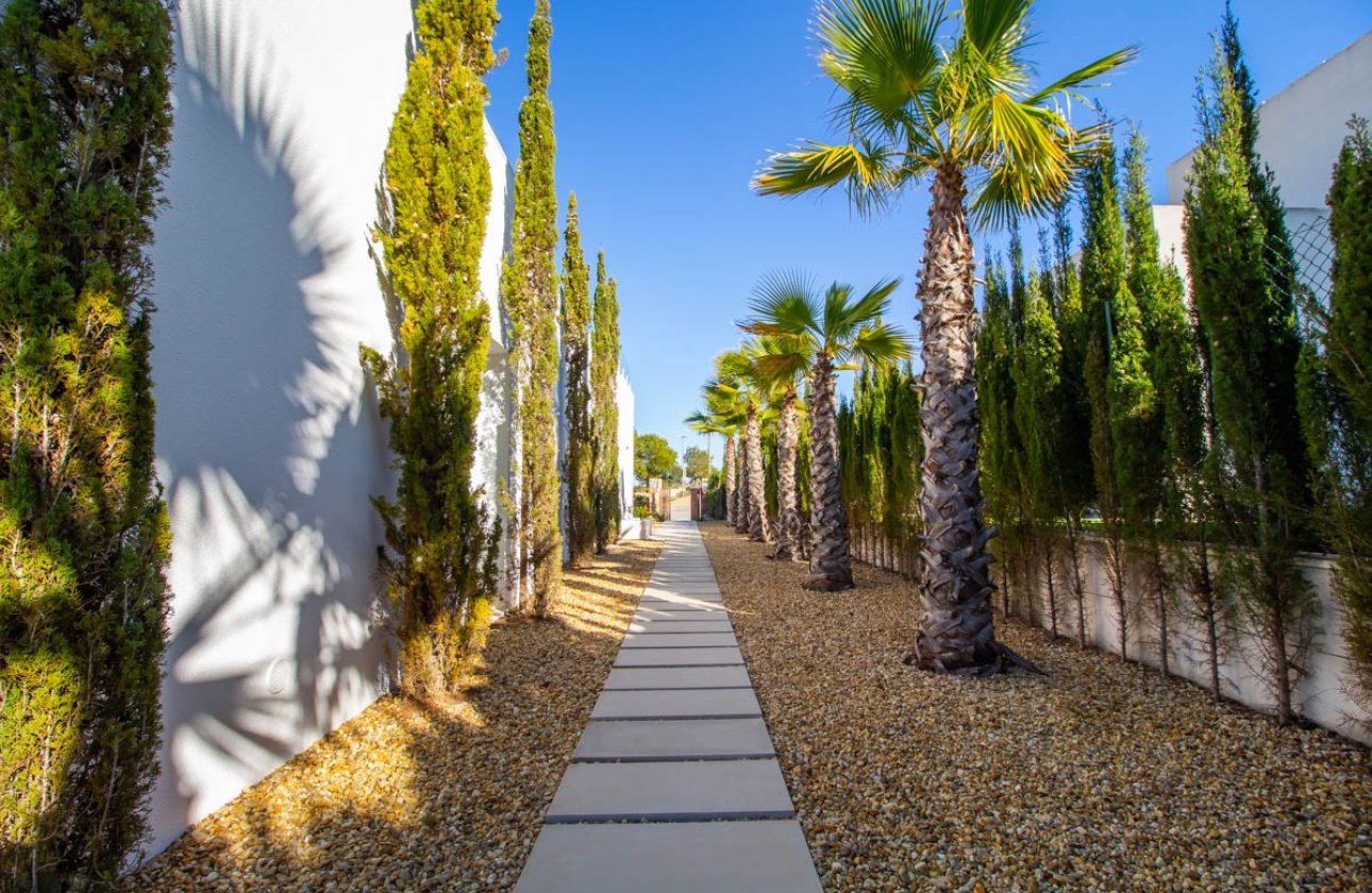 Használt ingatlanok - Villa -
Orihuela - Las Colinas Golf