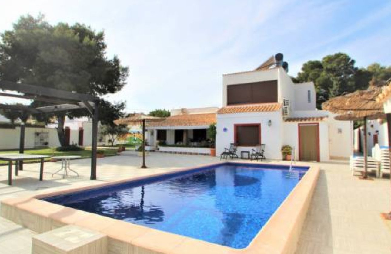 Használt ingatlanok - Villa -
Orihuela - Lomas de Cabo Roig