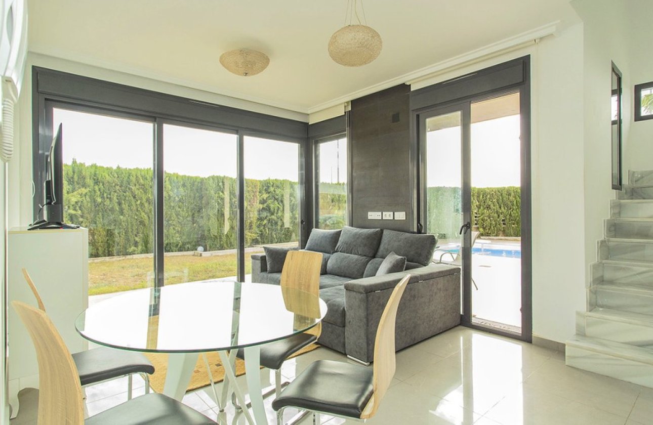 Használt ingatlanok - Villa -
Orihuela - Lomas de Cabo Roig