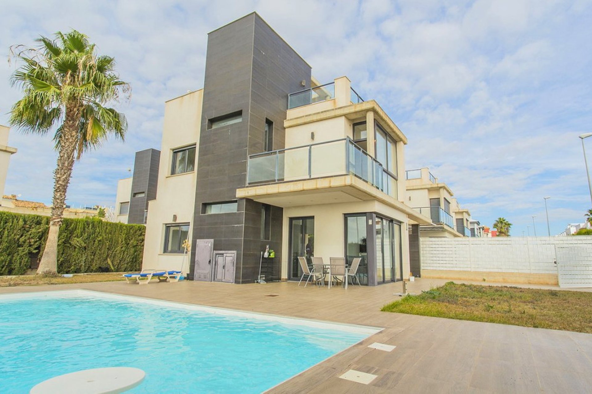 Használt ingatlanok - Villa -
Orihuela - Lomas de Cabo Roig