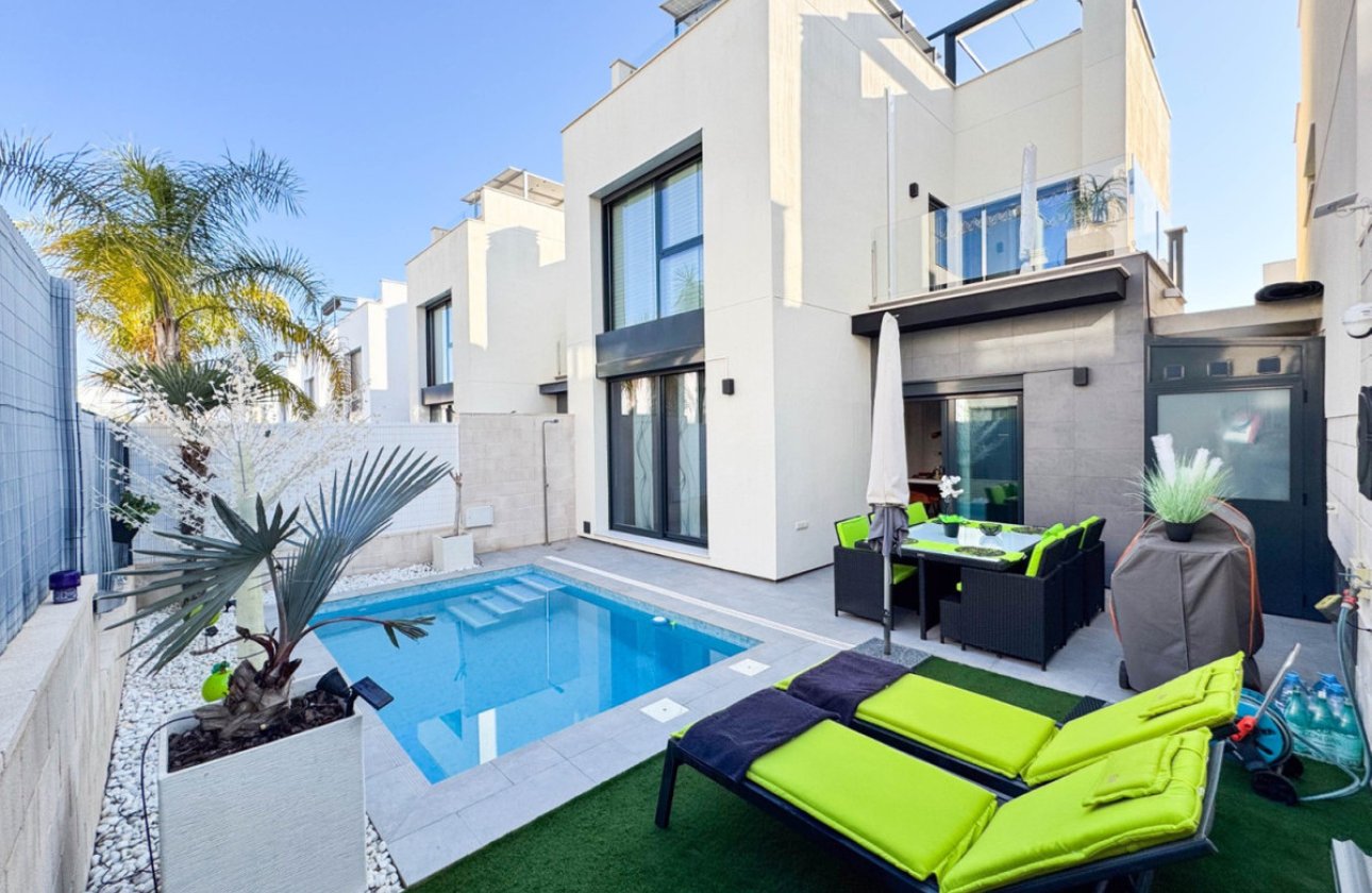 Használt ingatlanok - Villa -
Orihuela - Los Altos