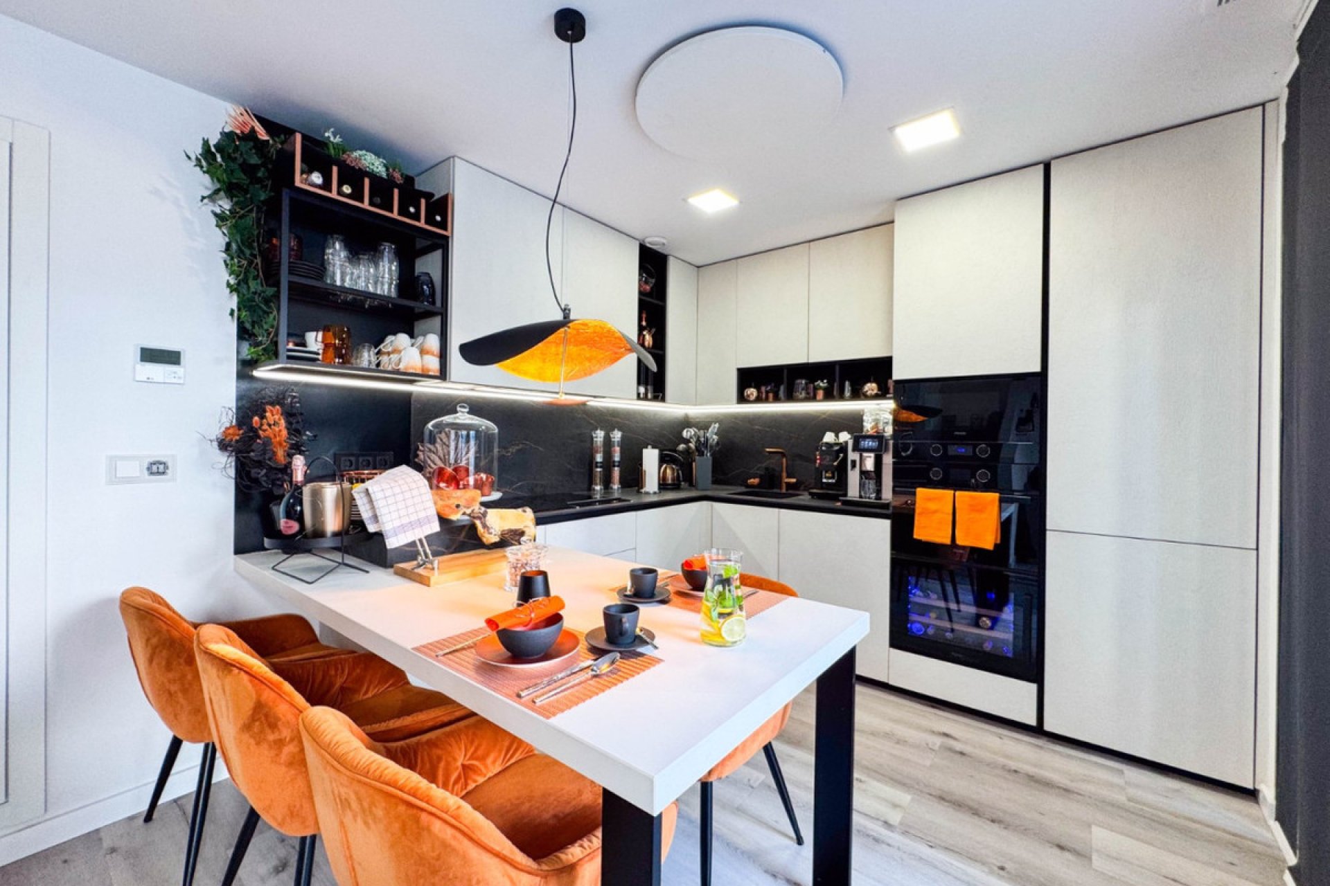 Használt ingatlanok - Villa -
Orihuela - Los Altos