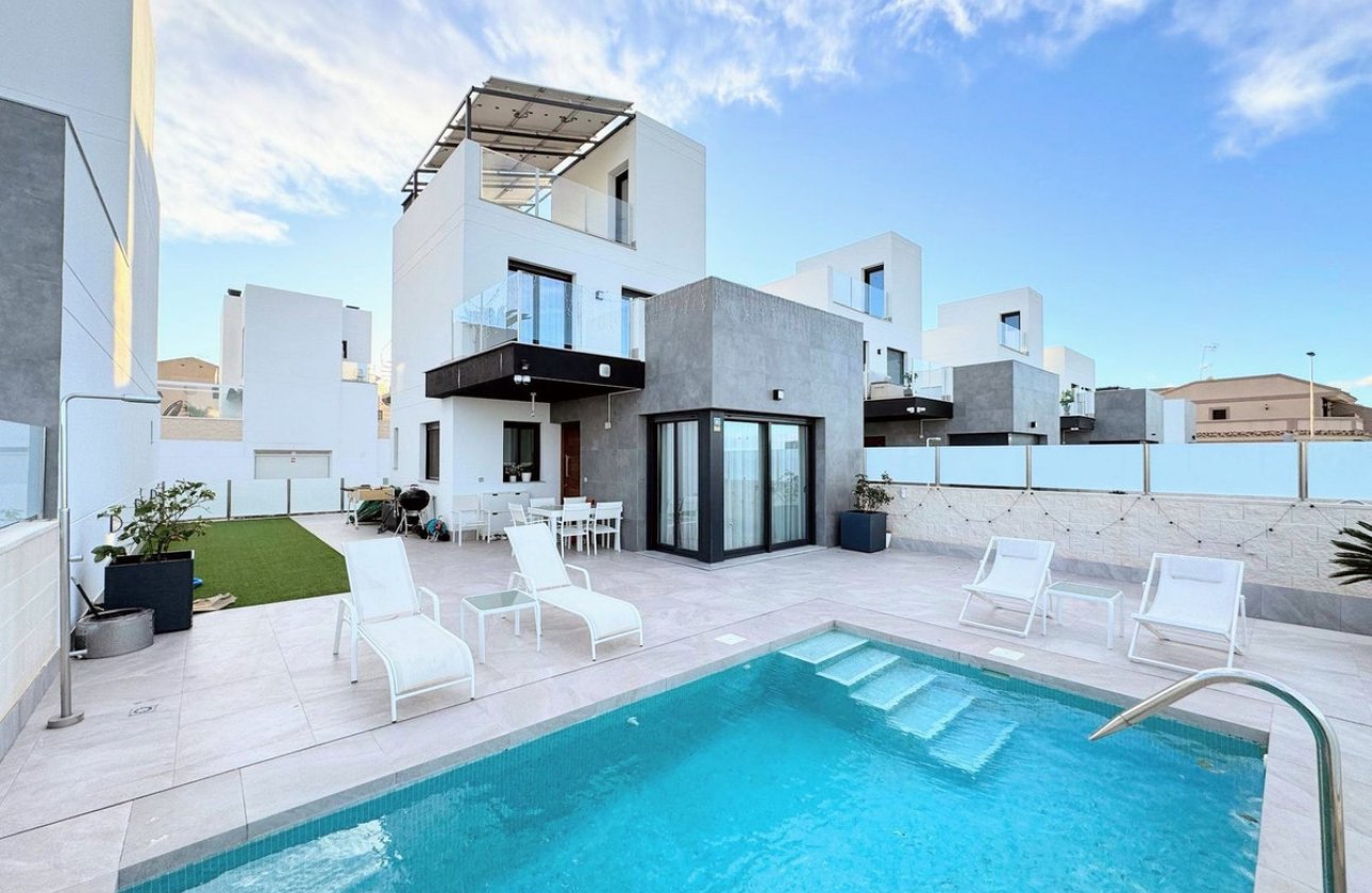 Használt ingatlanok - Villa -
Orihuela - Los Balcones