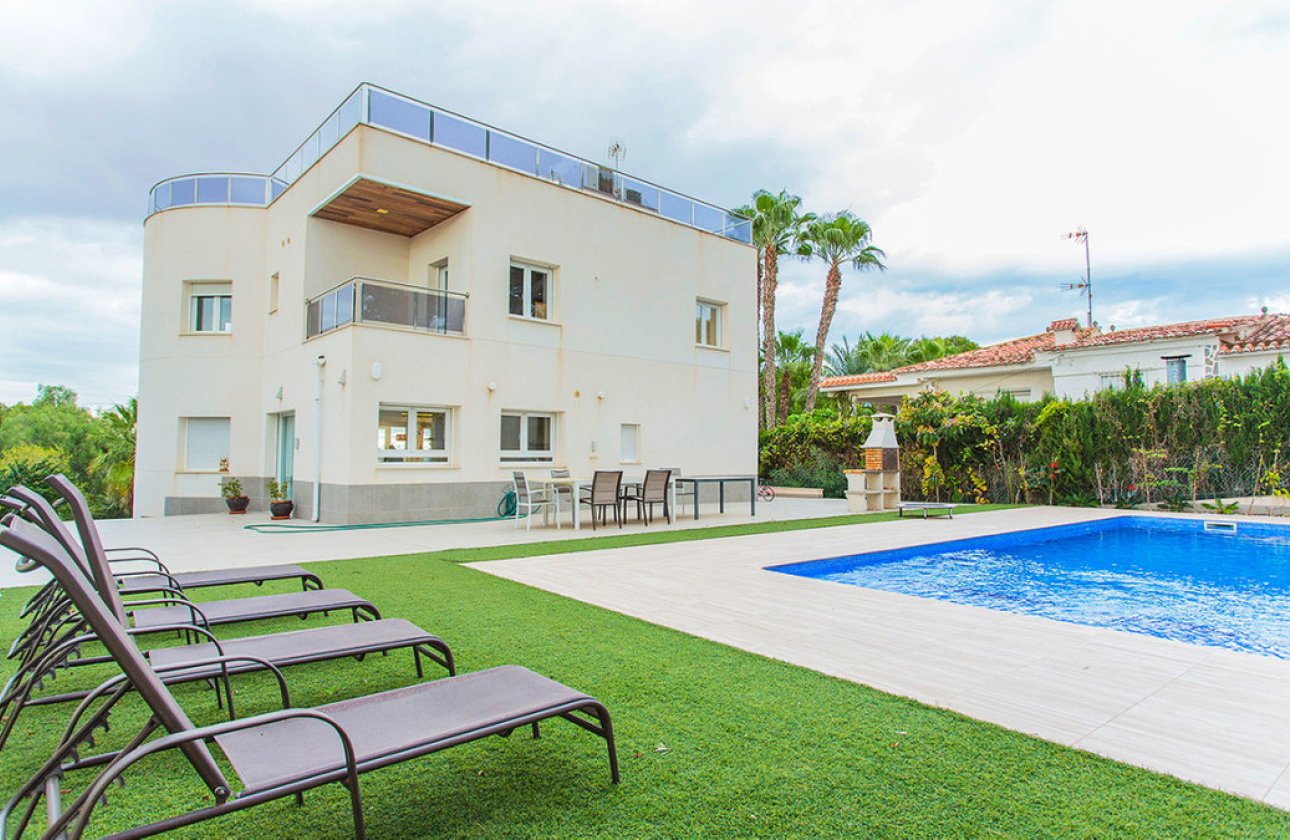 Használt ingatlanok - Villa -
Orihuela - Los Balcones